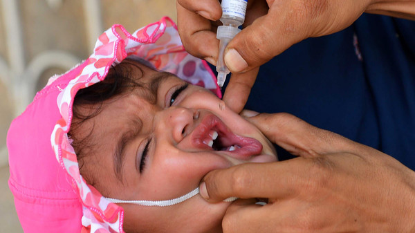 خلط لقاحين يساعد على استئصال شلل الأطفال